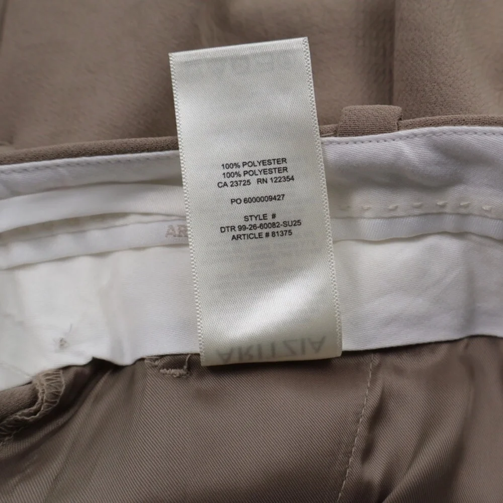 Aritzia Tailored High Rise Khaki Shorts Size 4 - Picture 13 of 13